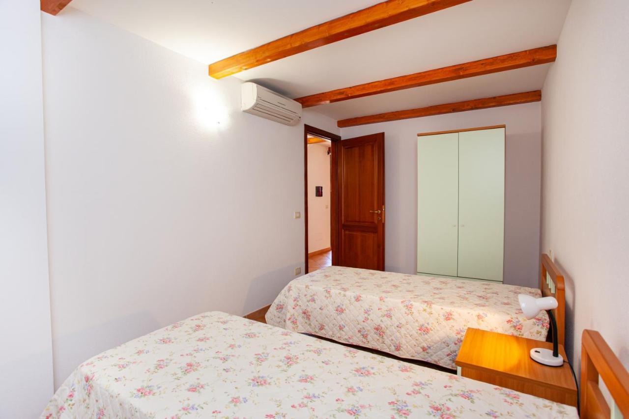 Appartamento Sole Mare Citai San Teodoro  Extérieur photo